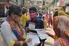 Banglades: Partnereink elkötelezetten terjesztik a koronavírus oktatási szórólapokat a lakosság körében. (CSI)