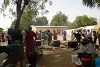 Hilfsgüterverteilung für vertriebene Christen in der nordöstlichen Stadt Maiduguri. Trotz Anschläge ist es hier immer noch sicher als in kleinen Dörfern der Region (csi)