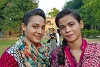 Beste Freundinnen: Rida und Serish überlebten das Bombenattentat von Peschawar mit ernsthaften Verletzungen (csi)